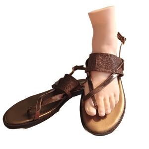 SIMPLY VERA VERA WANG SPARKLY SANDALS SIZE 8.5